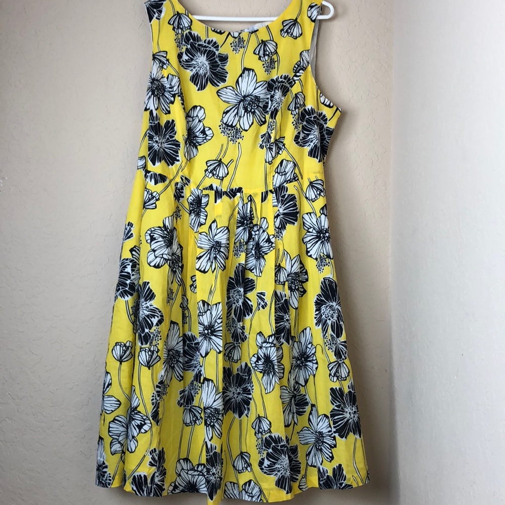 ROBBIE BEE yellow and black  floral dress